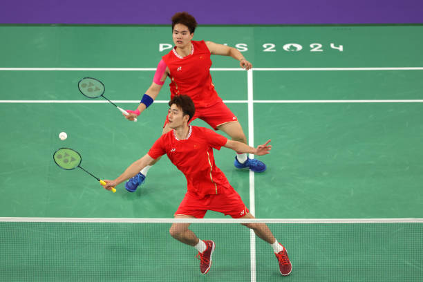 羽毛球单打发球边界线详解:如何避免发球违例