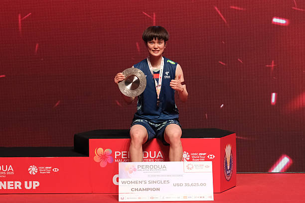 手绘羽毛球拍简笔画,可爱又简单!