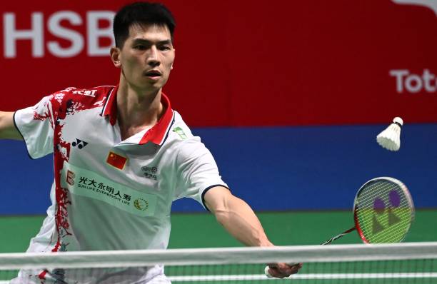 羽毛球场地分区示意图:初学者必看的场地规则解析