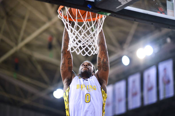 李宁实战篮球鞋盘点:中锋球员的专属利器