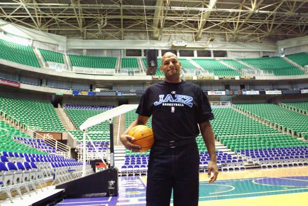 篮球架篮板下沿高度标准是多少?