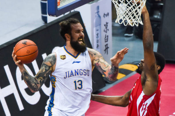 年轻一代的崛起:东契奇、米切尔和布克重新定义得分后卫