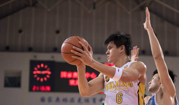 贾巴尔和魔术师约翰逊联手拿下多少总冠军?