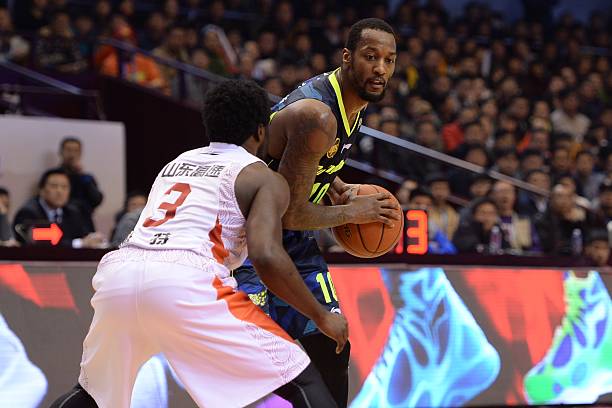 乔丹身高与他的标志性动作:扣篮、后仰跳投的秘密