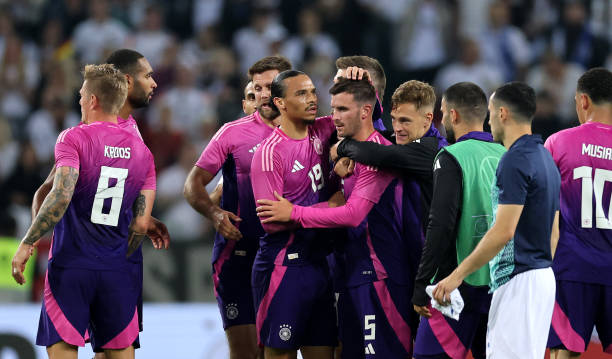 欧冠经典之战:切尔西与曼联的恩怨情仇