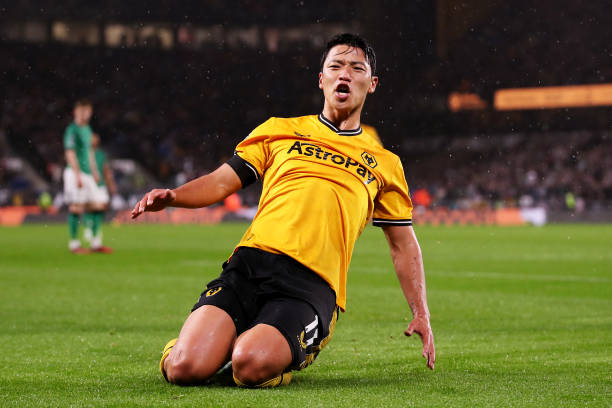 弧线、力量与精准度:解析任意球能力前十的球员