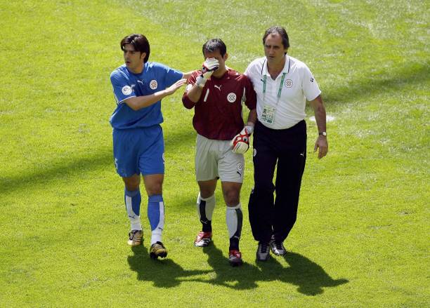 青岛队保级形势严峻,最后几轮能否创造奇迹?