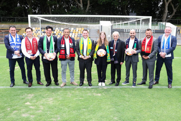 他开创了历史!第一位出国踢球的中国足球运动员