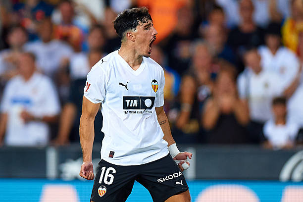 2021西甲最新战报：争冠三强厮杀，保级形势胶着