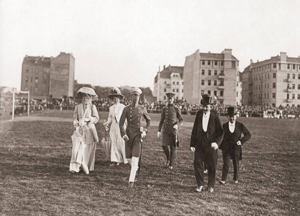 罗纳尔多巅峰体重解析:肌肉力量与灵活性的完美平衡