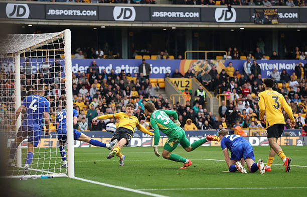 打情怀牌,吸引老球迷