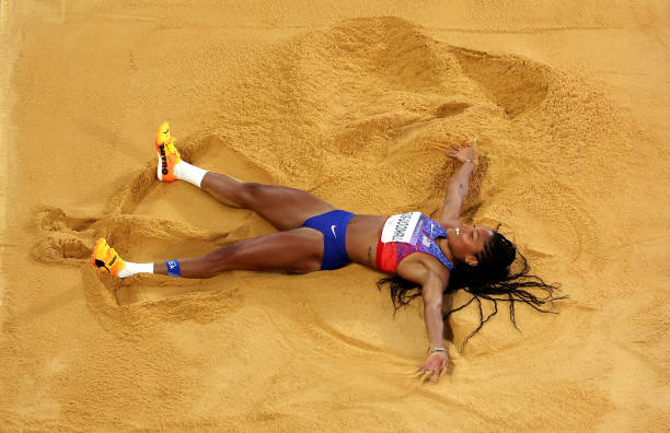 郭晶晶霍启刚大婚:豪门与奥运冠军的世纪婚礼