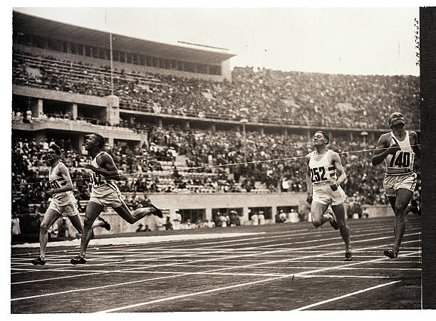 体坛传奇与商界精英:2002年梁伏联姻的全记录