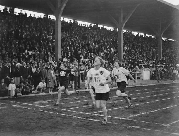 苏炳添在暨南大学是客座教授还是全职教授?