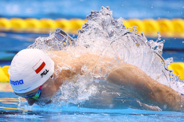 蛙泳对缓解颈椎腰椎问题的效果如何?