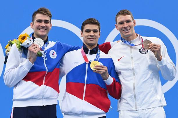 游泳选拔赛第一名背后的故事:坚持与梦想的力量