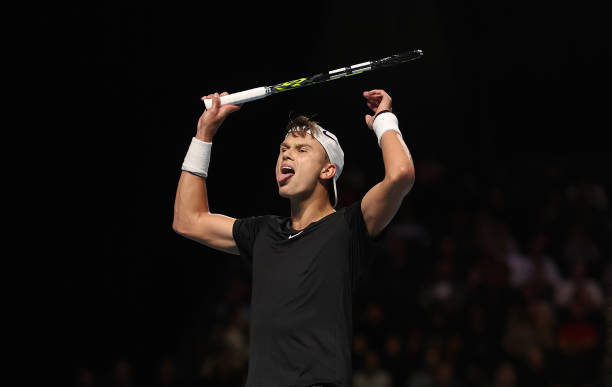 今日澳网女单焦点战:卫冕冠军迎战黑马选手!