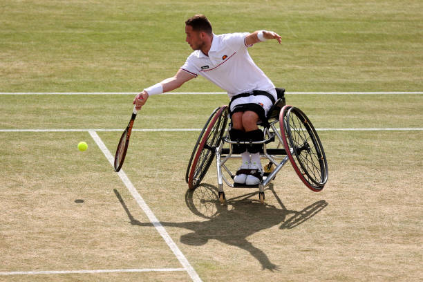 温网女单决赛:萨巴伦卡能否捧起玫瑰露水盘?