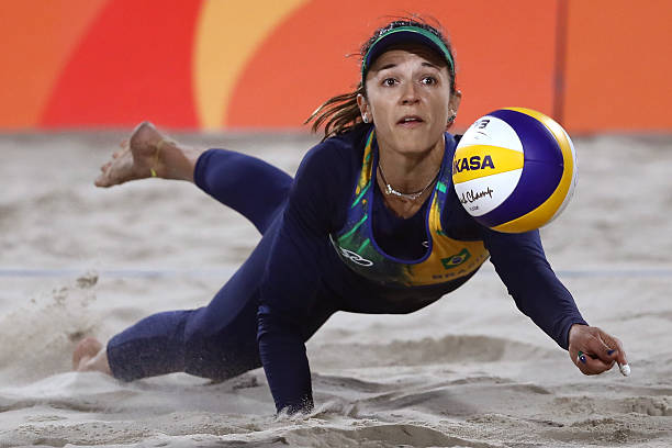 排球规则进阶:战术配合与规则应用