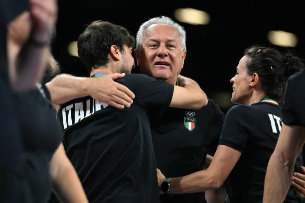 郎平是谁?她如何带领中国女排重返巅峰