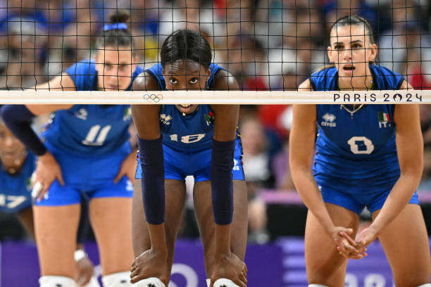 排球比赛每局暂停次数及换人次数上限