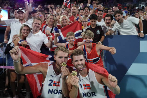 排球比赛场地的构成要素:场地与设备介绍