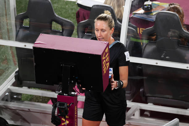 西班牙队世界杯征程盘点：年轻一代的成长与挑战