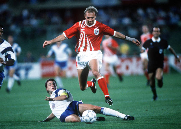 意大利队2026世界杯球衣设计曝光:经典蓝衣再升级