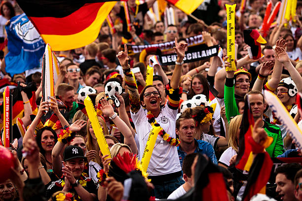 世界杯历史性时刻:西班牙7球横扫对手,刷新单场进球纪录